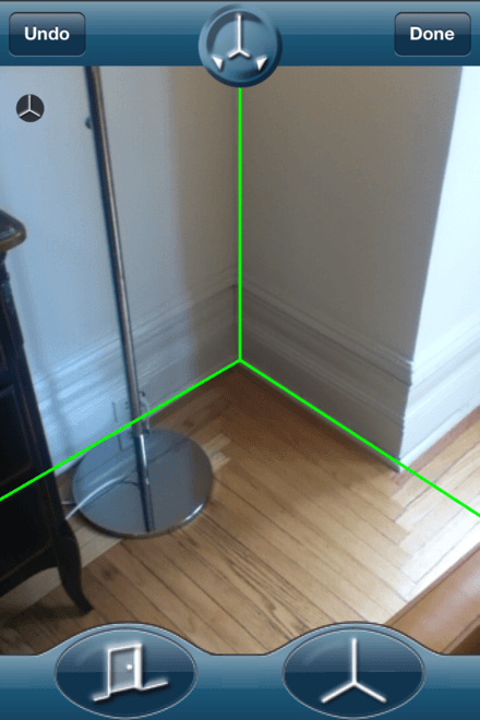 440px-Smartphone_App_MagicPlan_using_AR